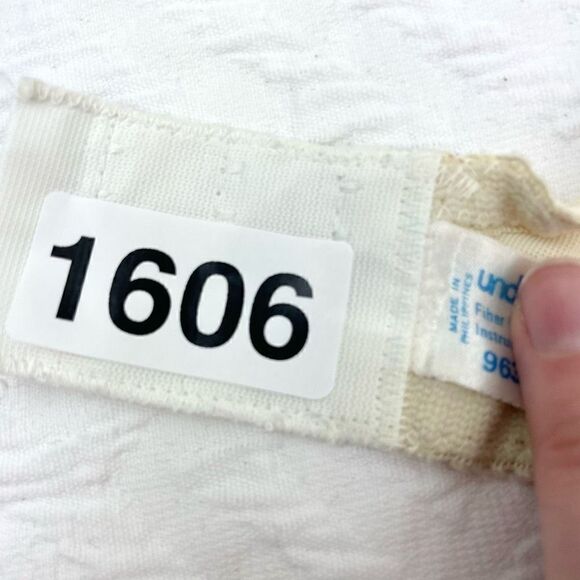 BUY 1 GET 1 FREE underscene 38c cream vintage bra - Picture 12 of 12